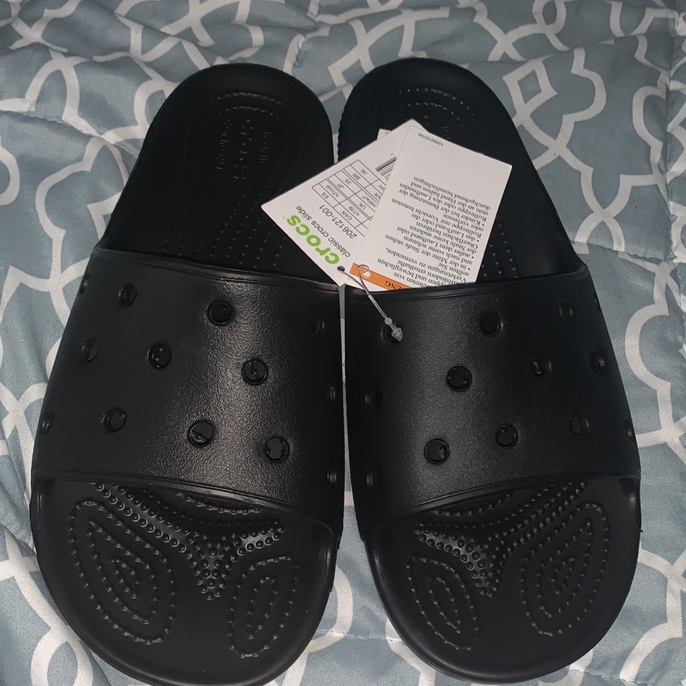 Crocs classic slide sandal in black